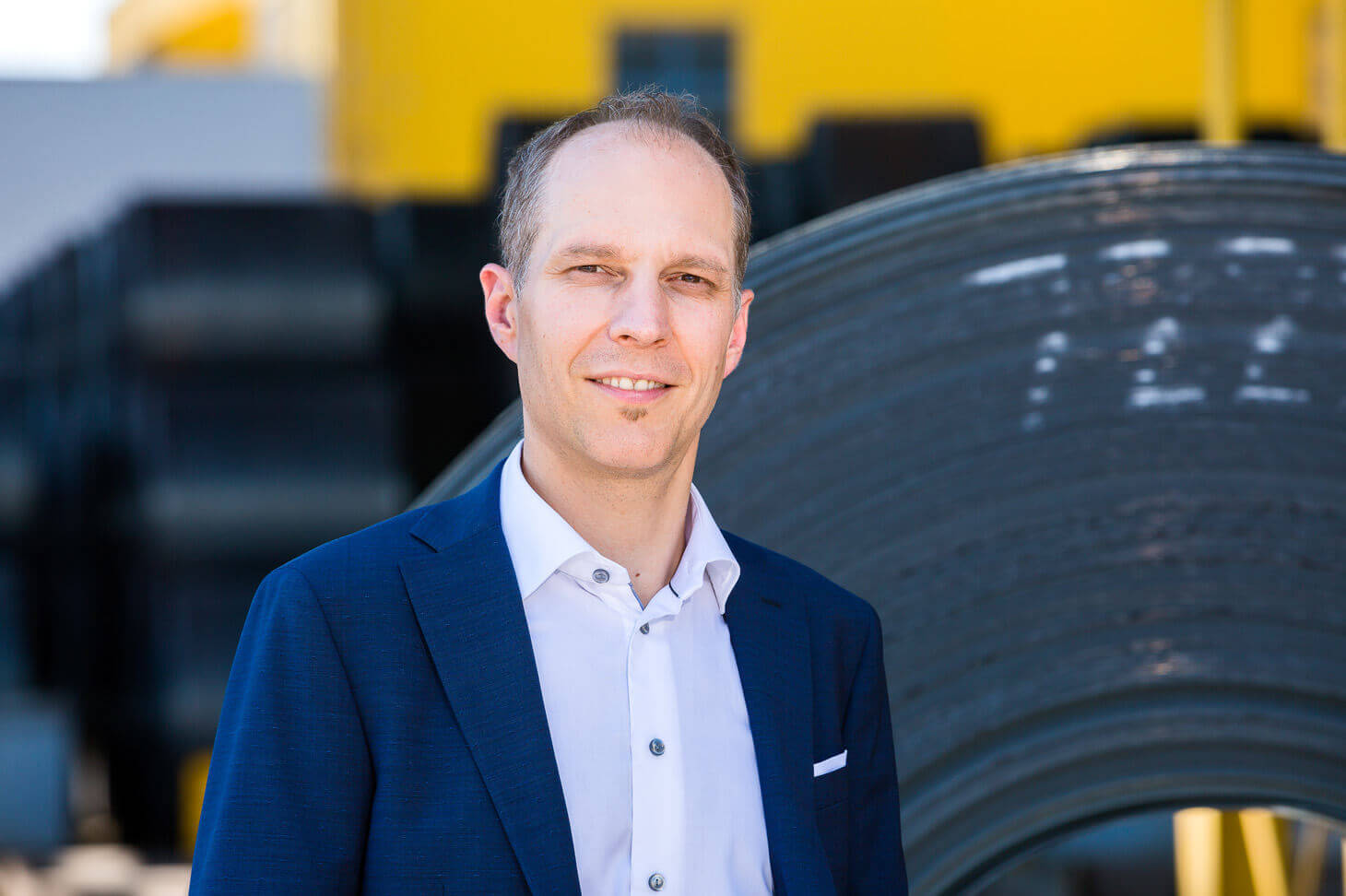 Portrait photo of voestalpine employee Stefan Schuster