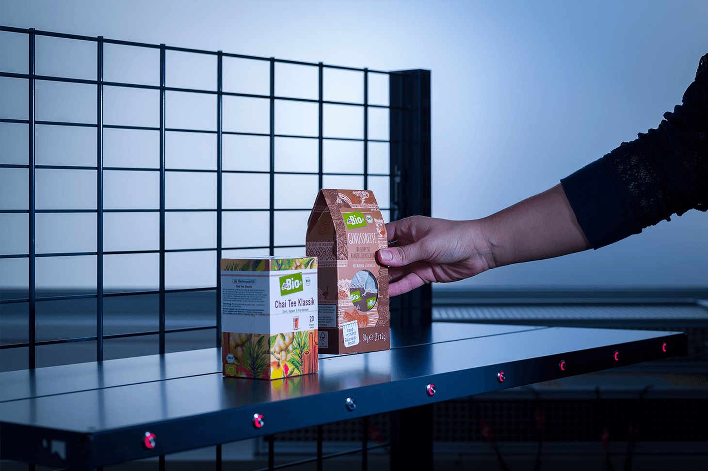 Food on a smart shelf