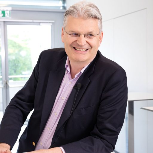 Portrait photo of Günther F., Management Board of the Metal Forming Division