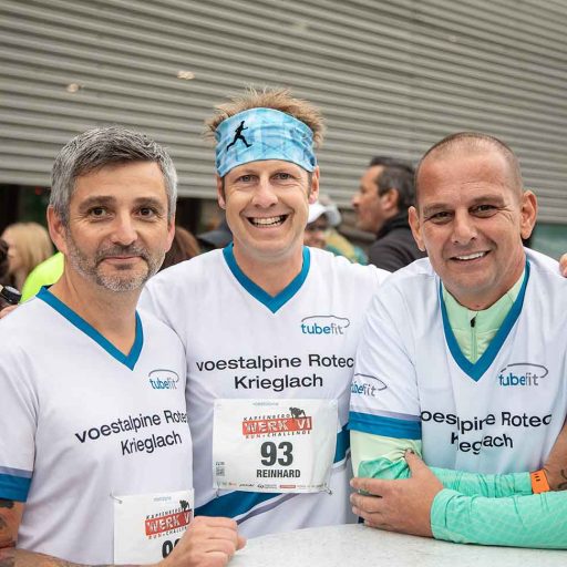 Drei Mitarbeiter von voestalpine Rotec Krieglach am Lauf in Kapfenberg