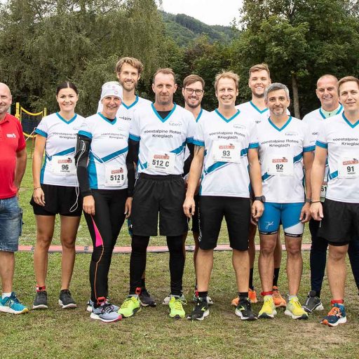 Gruppenfoto voestalpine Läuferinnen und Läufer in Kapfenberg