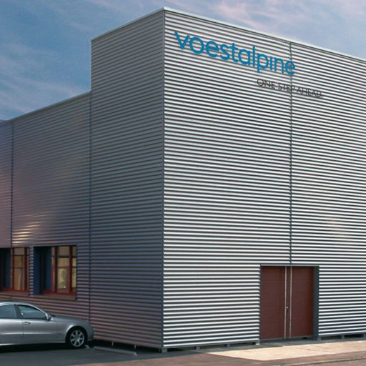 voestalpine Automotive Components Dettingen Detailfoto Bau mit Stahlfassade